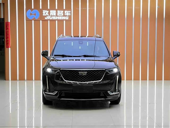 صورة 2 - Cadillac XT6