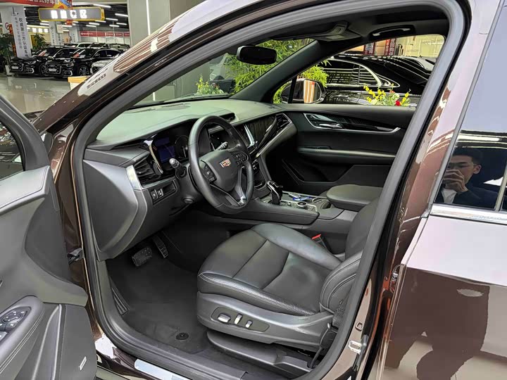 صورة 4 - Cadillac XT6