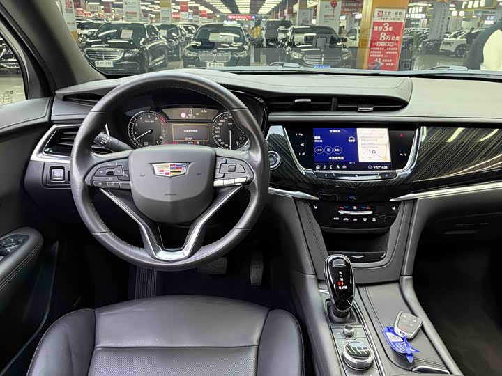 صورة 5 - Cadillac XT6