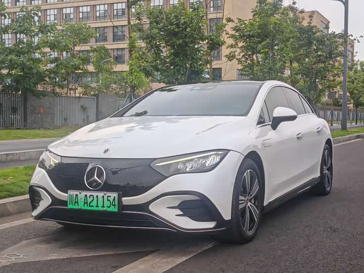Photo 1 - Mercedes-Benz EQE