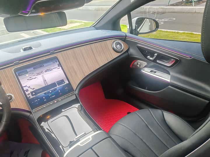 Photo 8 - Mercedes-Benz EQE