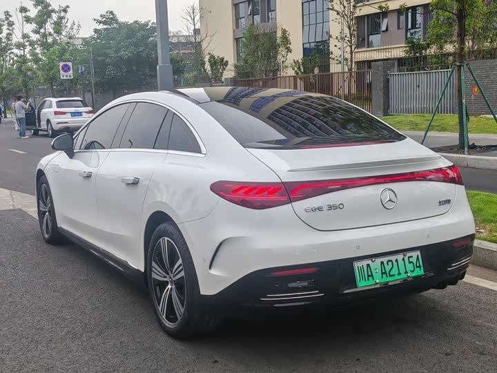 Photo 9 - Mercedes-Benz EQE
