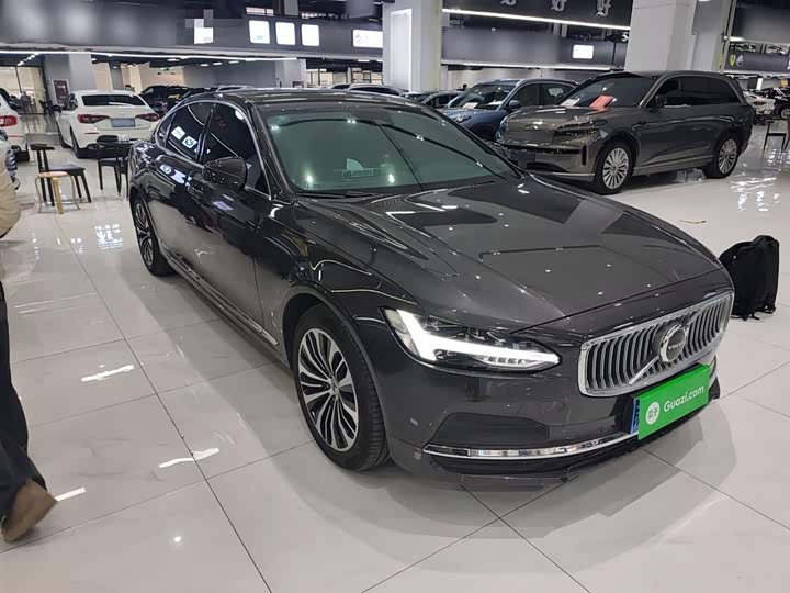 Volvo S90 2025 2025款 B5 智逸豪华版