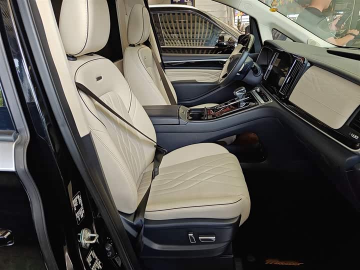 Фото 3 - GAC Trumpchi M8