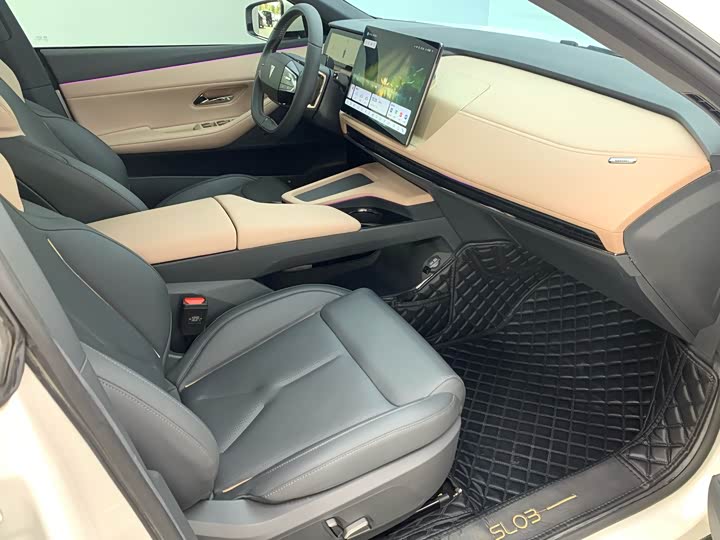 Фото 9 - Changan Deepal SL03