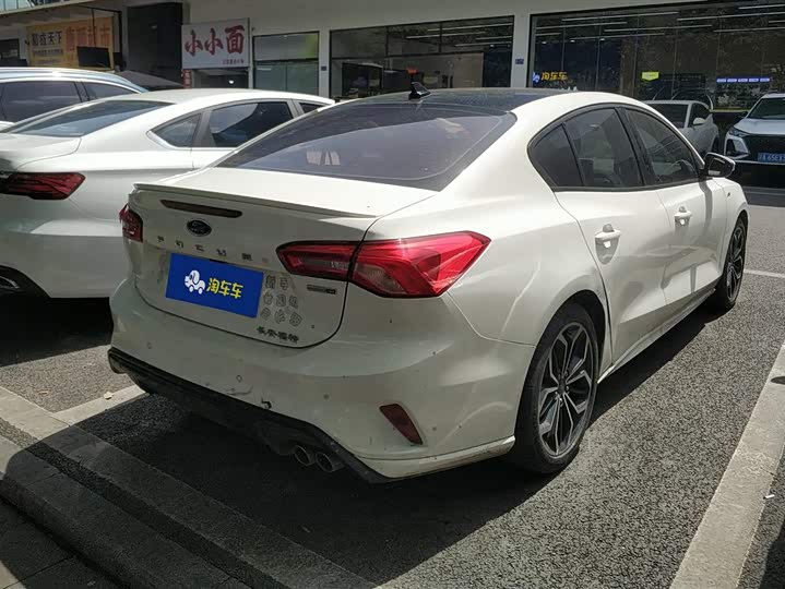 Ford Focus 2021 2021款 三厢 EcoBoost 180 自动ST Line