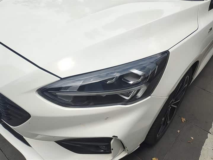 Ford Focus 2021 2021款 三厢 EcoBoost 180 自动ST Line