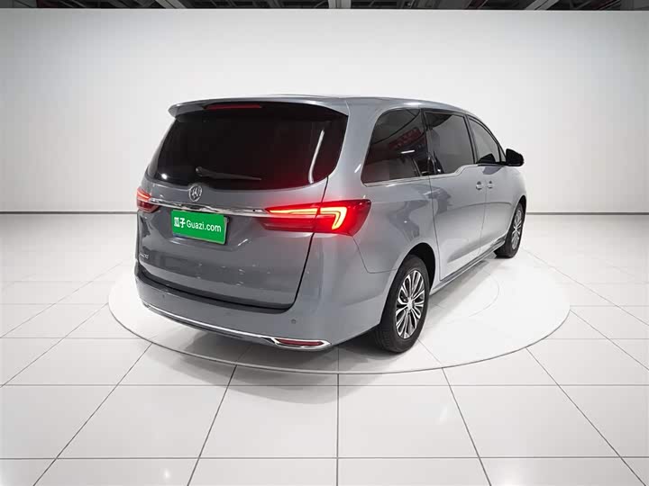 Photo 5 - Buick GL8 ES