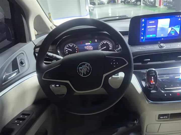 Photo 7 - Buick GL8 ES