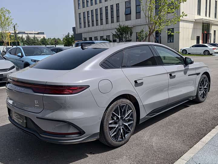 BYD Han 2025 2025款 DM-i 智驾版 125KM激光雷达旗舰型