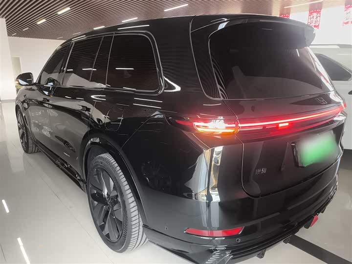 2025 LiXiang L9