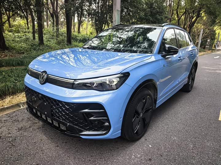 Фото 2 - Volkswagen Tiguan L Pro