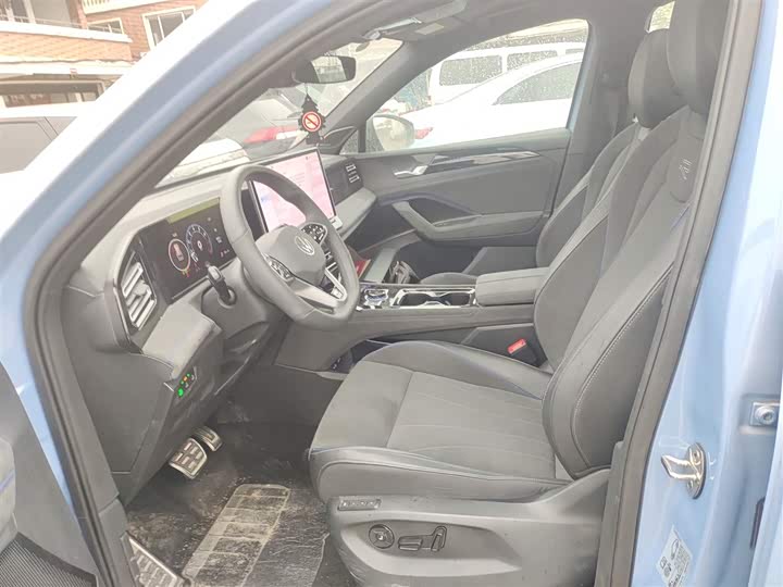 Фото 7 - Volkswagen Tiguan L Pro