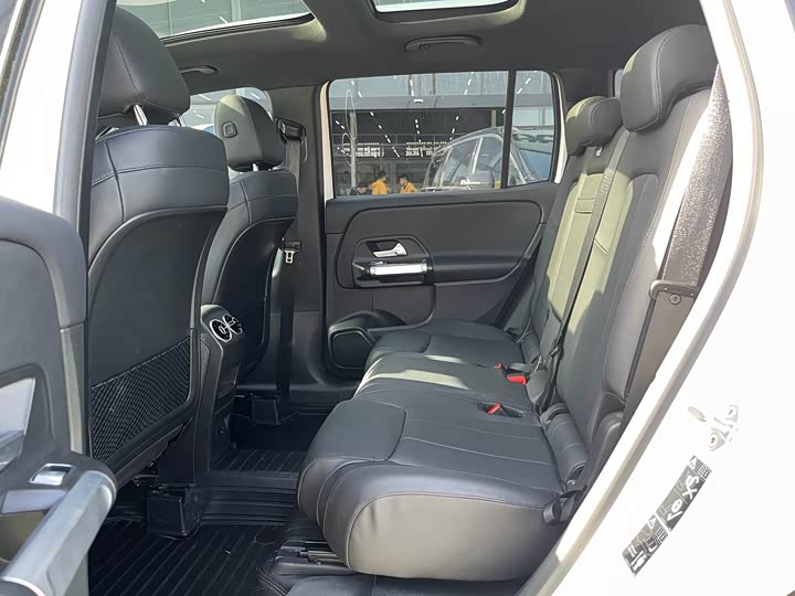 Photo 6 - Mercedes-Benz GLB-Class