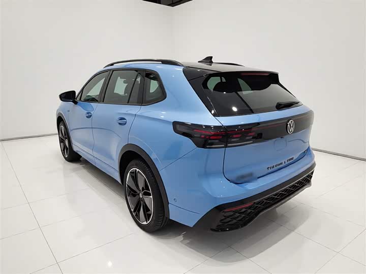 Фото 5 - Volkswagen Tiguan L Pro