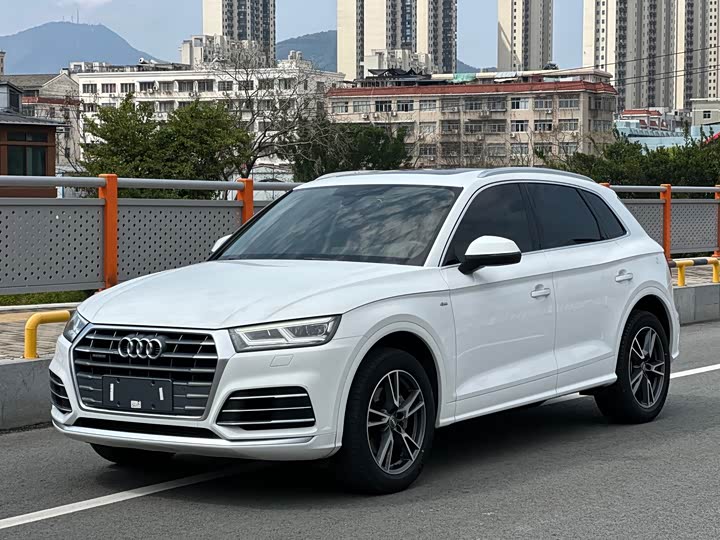 Audi Q5L 2020 2020款 40 TFSI 荣享时尚型