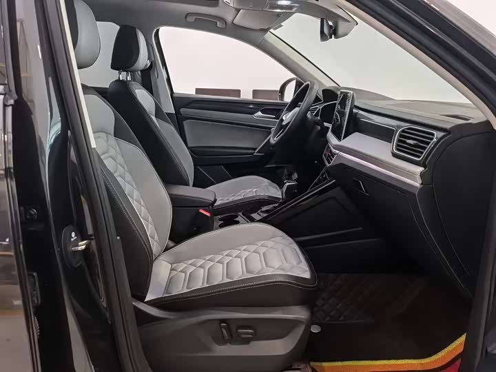 Volkswagen Tayron 2024 2024款 330TSI 两驱豪华Plus进阶版