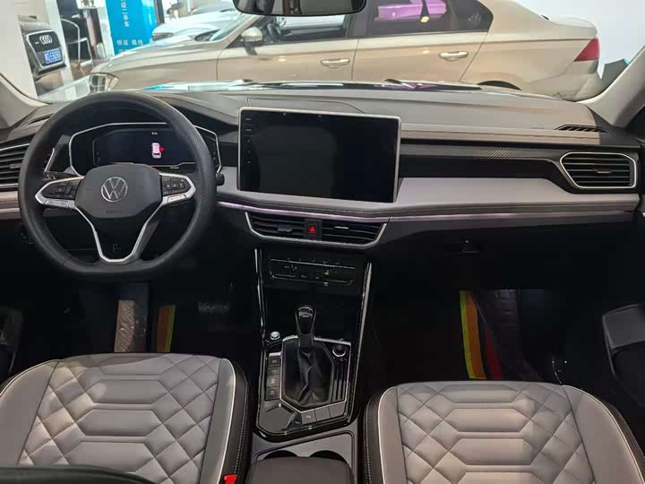 Volkswagen Tayron 2024 2024款 330TSI 两驱豪华Plus进阶版