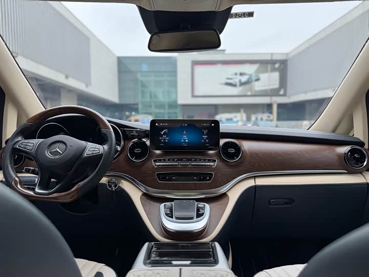 Mercedes-Benz V-Class 2022 2022款 V 260 L 长轴距豪华版