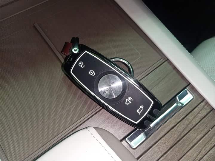 Roewe RX9 2023 2023款 2.0T 两驱越享版