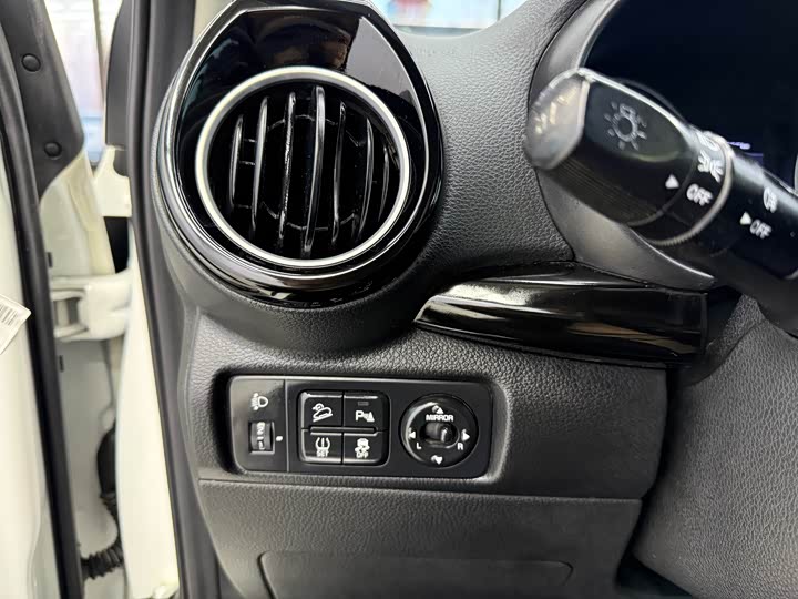 Kia KX1 2021 2021款 1.4L CVT天窗款