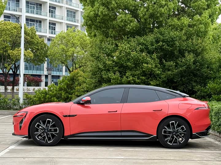 2025 Avatr 06