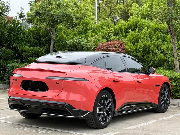 2025 Avatr 06