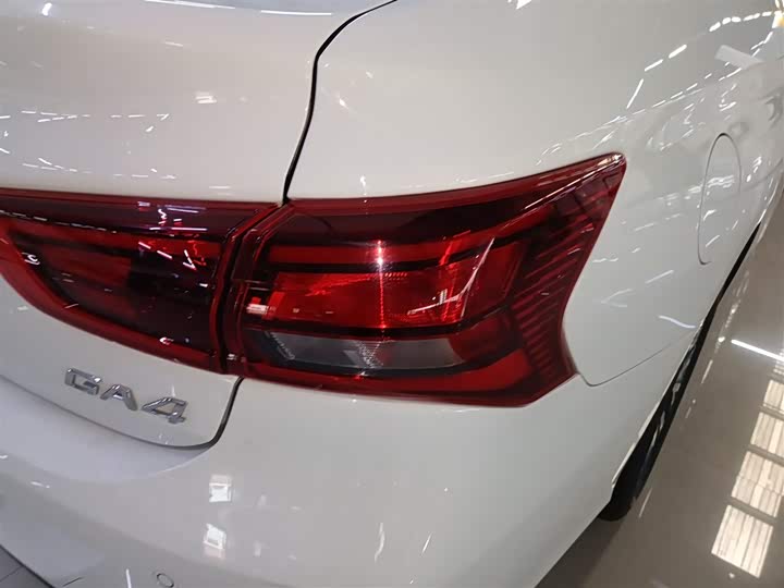 GAC Trumpchi GA4 2021 2021款 PLUS 235T 自动尊享版