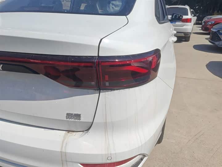 Geely Emgrand 2026 2026款 400万纪念款 1.5L CVT飞越型