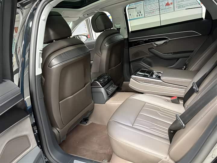 Audi A8 2025 2025款 A8L 45 TFSI quattro 豪华型