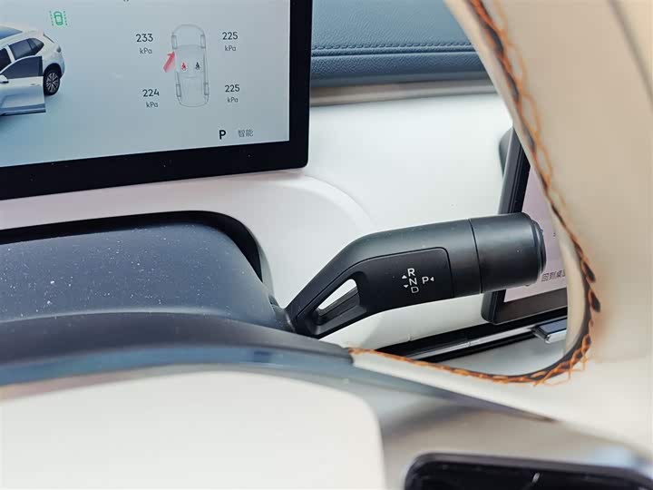 Фото 7 - Geely Galaxy Starship 7