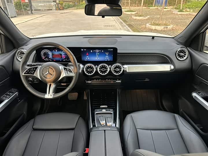 Фото 4 - Mercedes-Benz GLB-Class