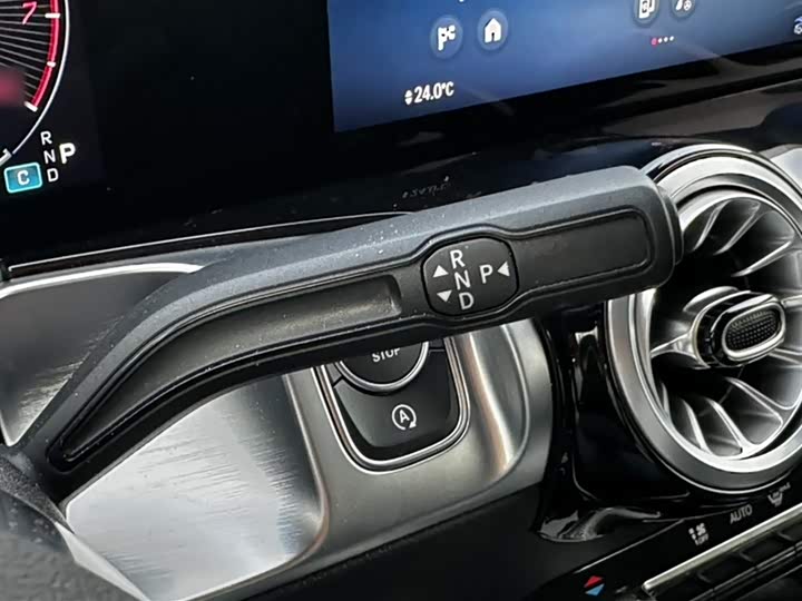 Фото 7 - Mercedes-Benz GLB-Class