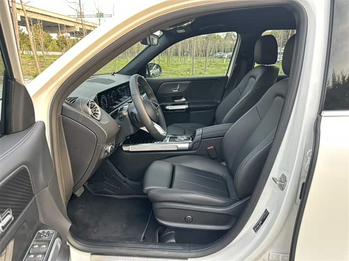 Фото 8 - Mercedes-Benz GLB-Class