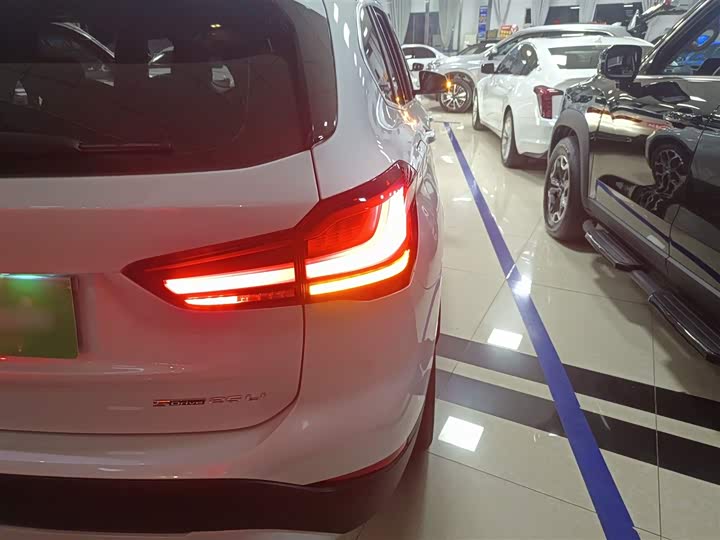 Zdjęcie 8 - BMW X1