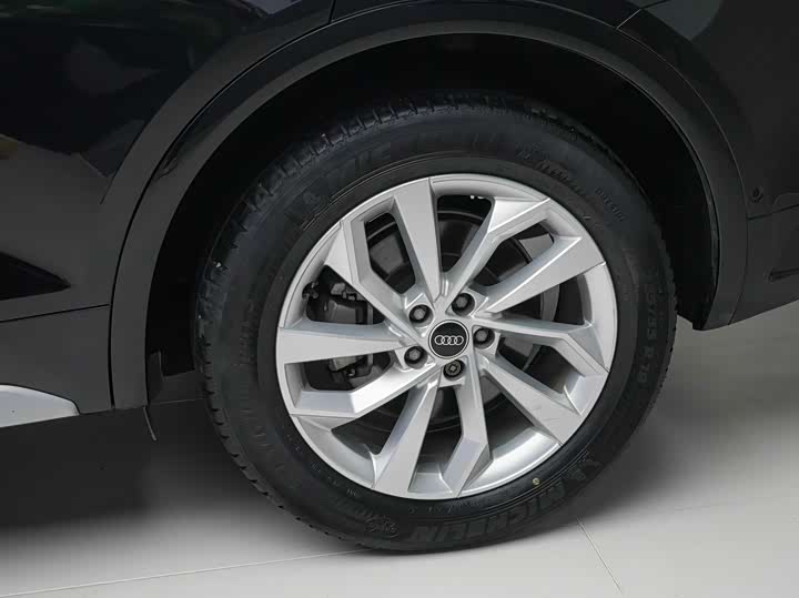 Zdjęcie 4 - Audi Q5L