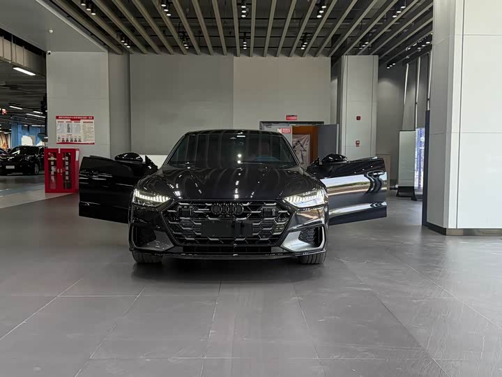 2025 Audi A7L