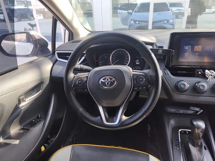 Фото 3 - Toyota Corolla
