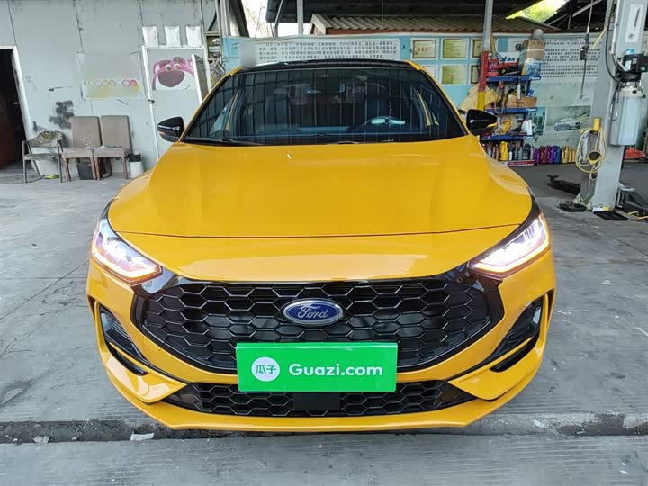 Ford Focus 2022 2022款 三厢 EcoBoost 180 自动ST Line