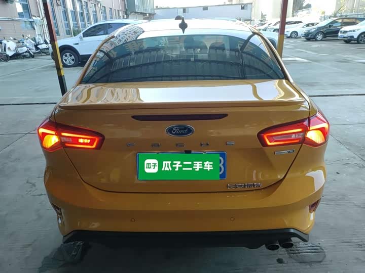 Ford Focus 2022 2022款 三厢 EcoBoost 180 自动ST Line