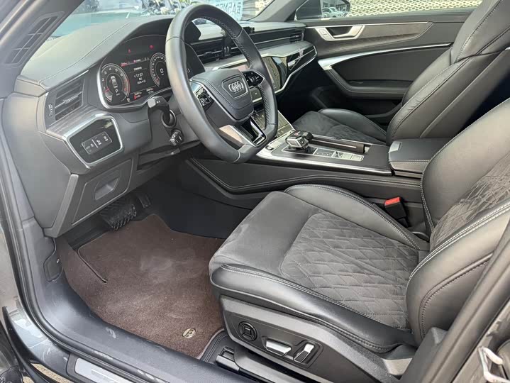 Фото 9 - Audi A6L