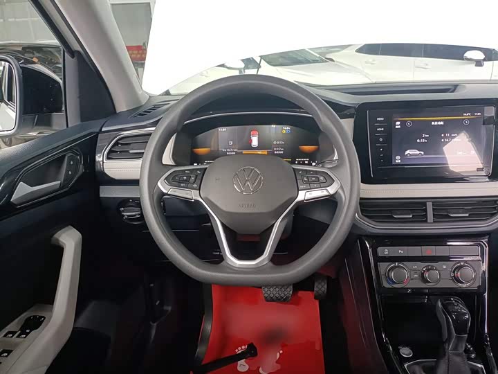 Volkswagen Tharu 2025 2025款 新锐 1.5L 锐意版