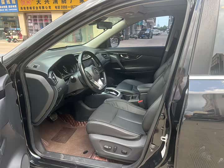 صورة 5 - Nissan X-Trail