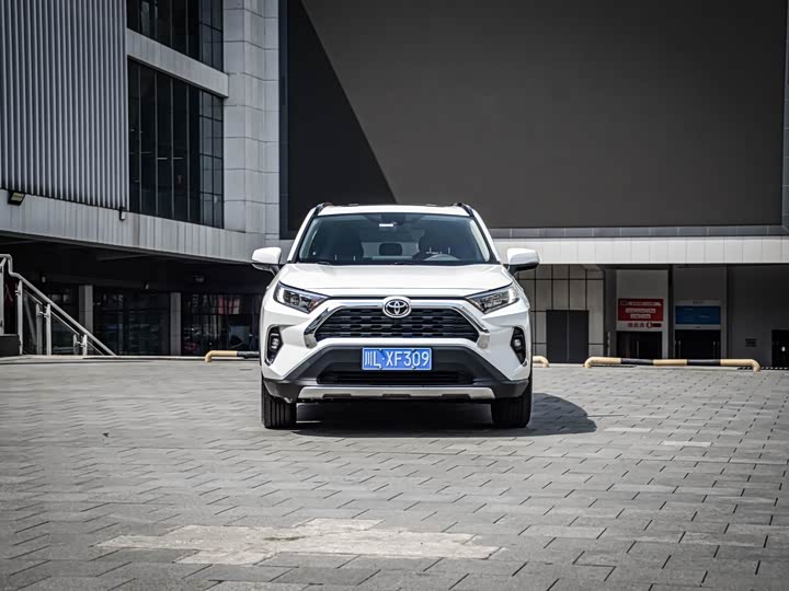 Фото 3 - Toyota RAV4