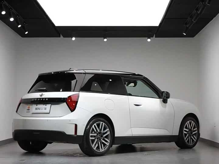 Mini Cooper 2024 2024款 456km COOPER E 经典派