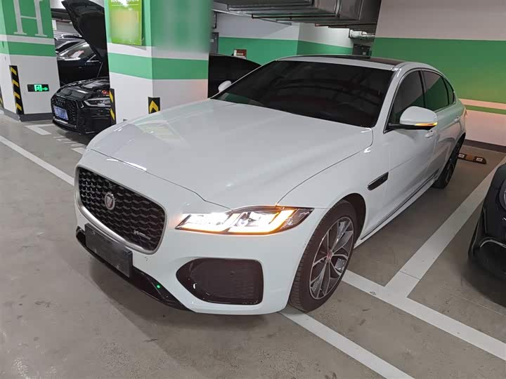 Фото 1 - Jaguar XF L