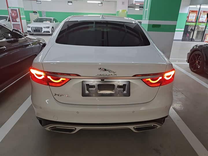 Фото 4 - Jaguar XF L