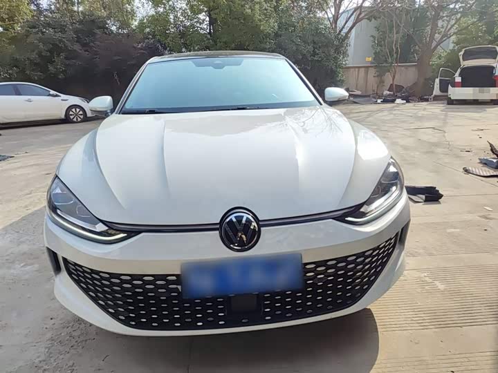 Photo 3 - Volkswagen Lamando L