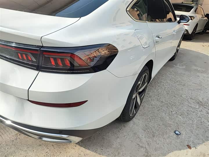 Photo 8 - Volkswagen Lamando L