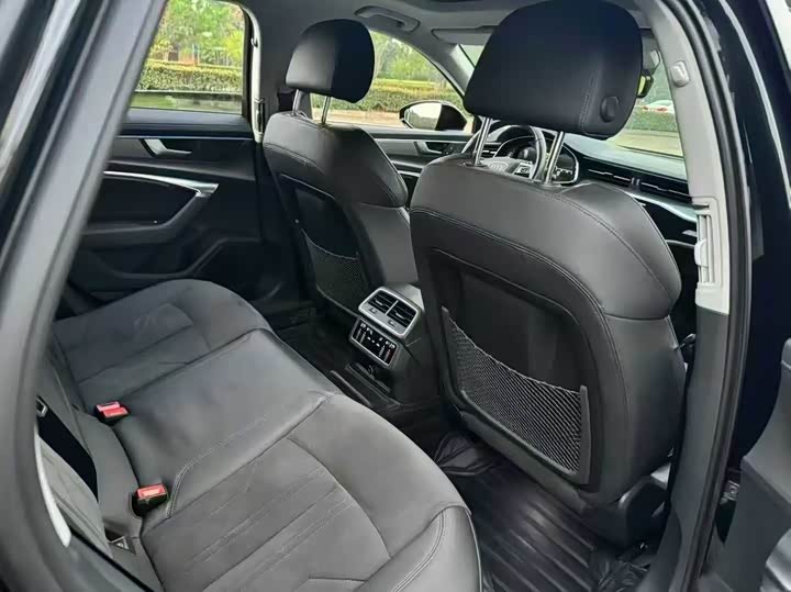 Фото 8 - Audi A6